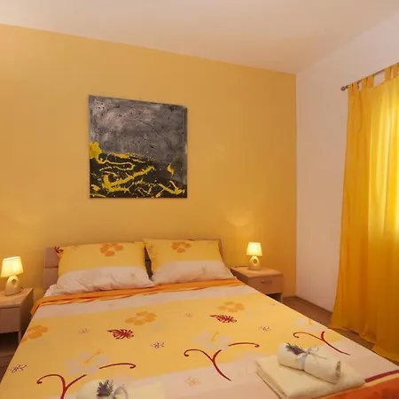 Apartament In 3770-2