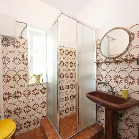 In 3770-2 Apartament