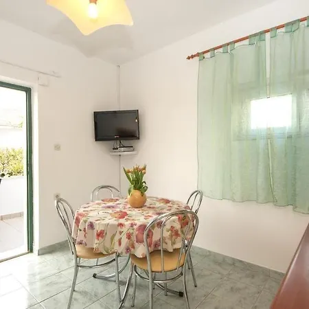 In 3770-2 Apartament *